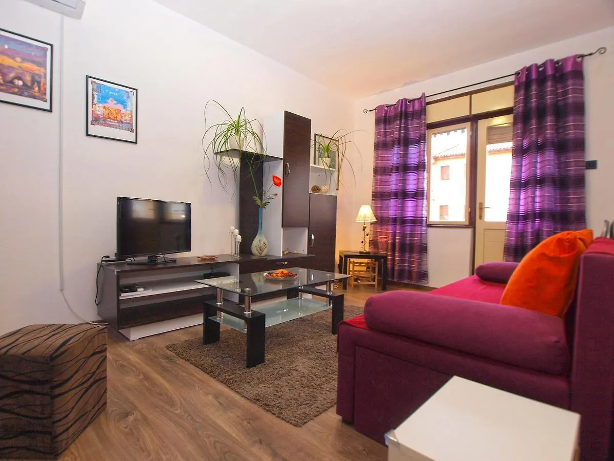 Apartment Luciano 1540 Pula