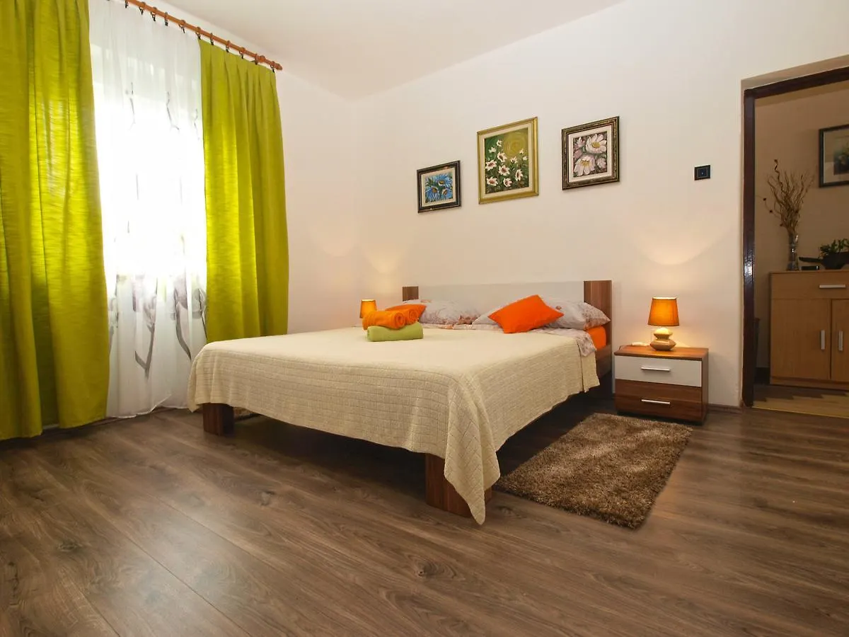 Apartment Luciano 1540 Pula