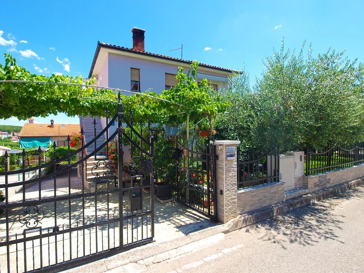 Apartment Luciano 1540 Pula